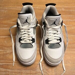 Jordan 4 Military Black Size Y6